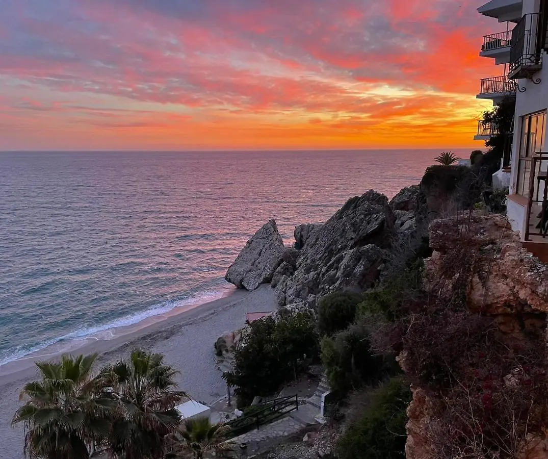 Andalucian House With Rooftop Terrace In The Heart Of Frigiliana 0*,