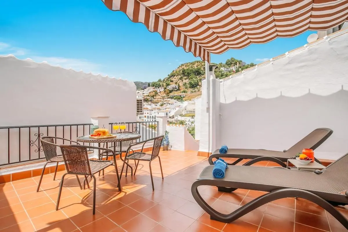 Andalucian House With Rooftop Terrace In The Heart Of Frigiliana